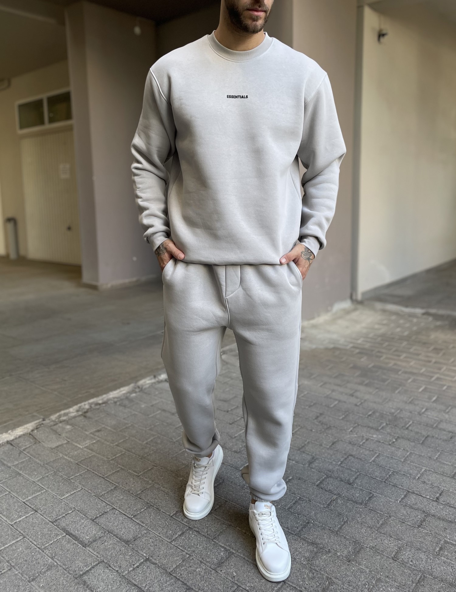 Ανδρικό γκρι φούτερ με στρογγυλή λαιμόκοψη και λογότυπο στο στήθος ES26004G φωτογραφία